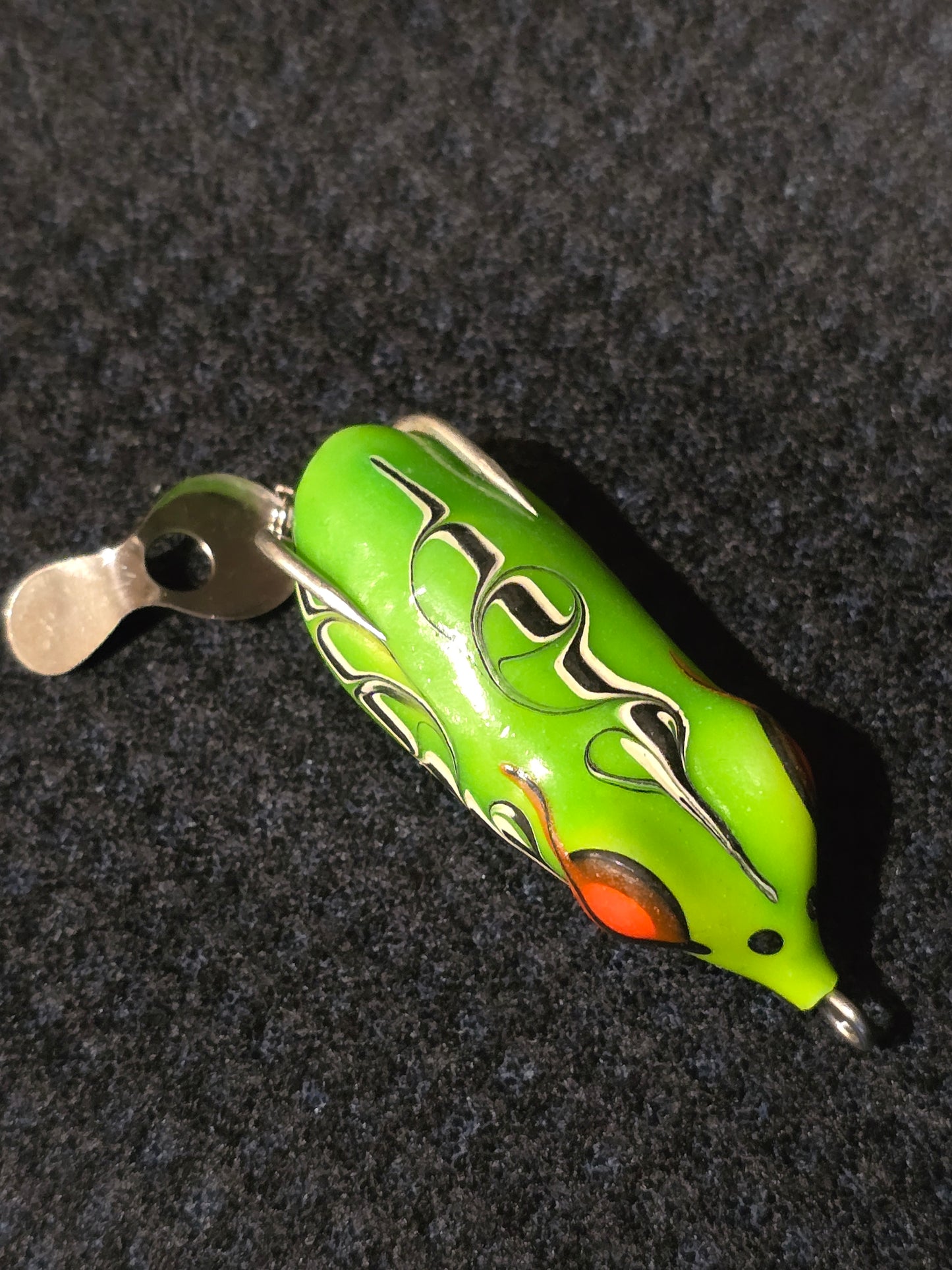 Straight-jacket Frog Single Blade