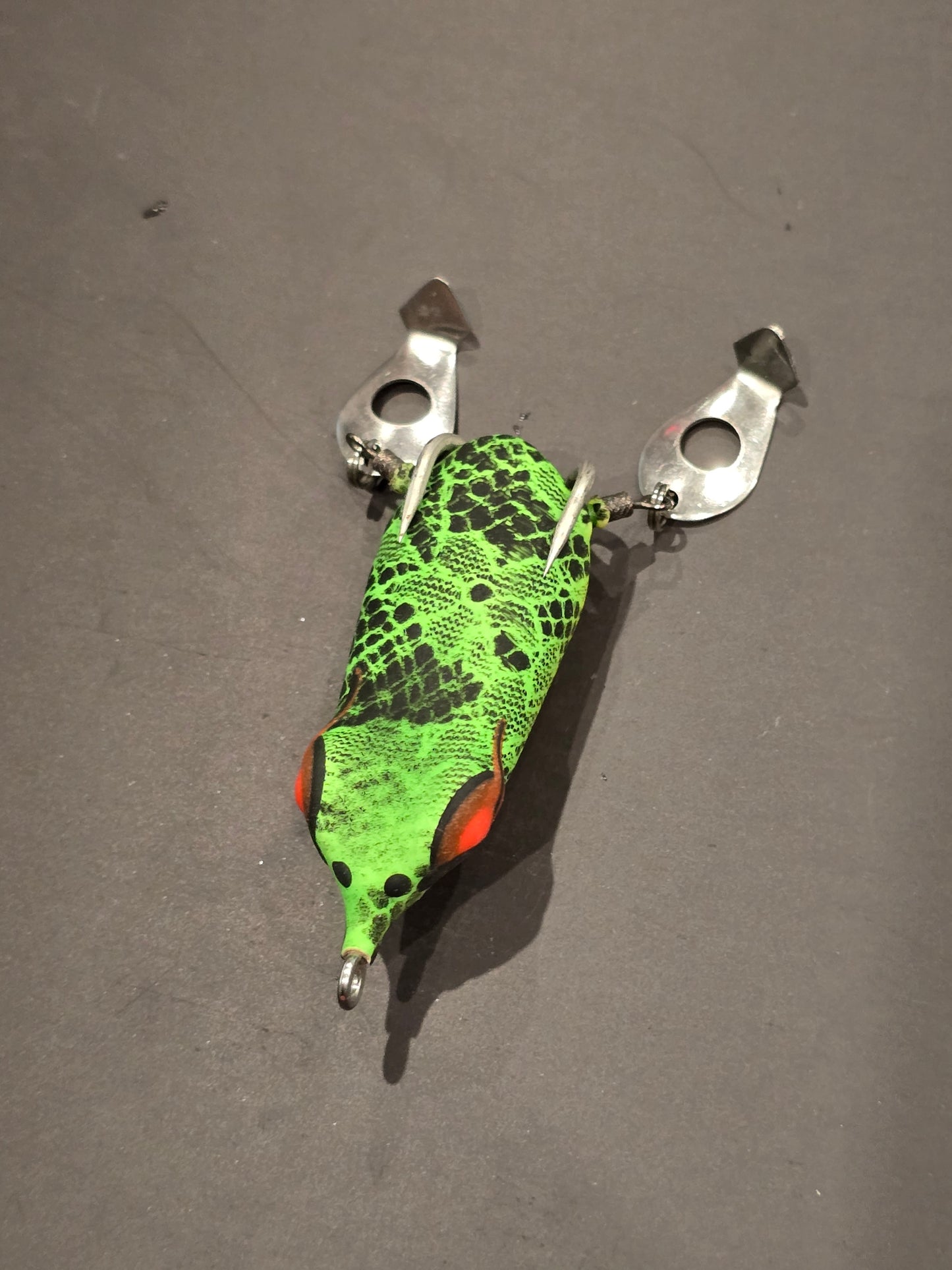 Straight-jacket Frog Double Bladed