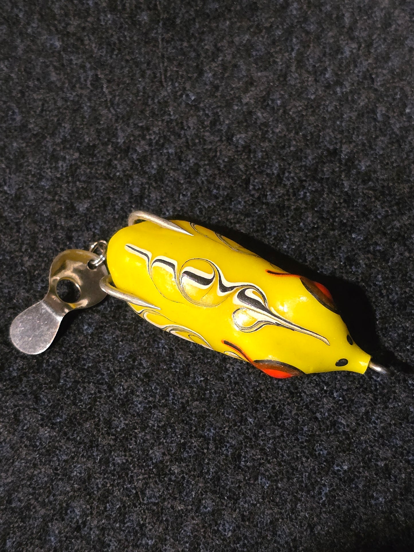 Straight-jacket Frog Single Blade